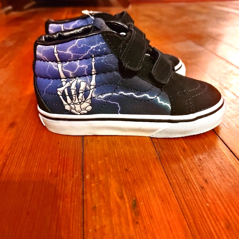 Toddlers size 7.5 Vans